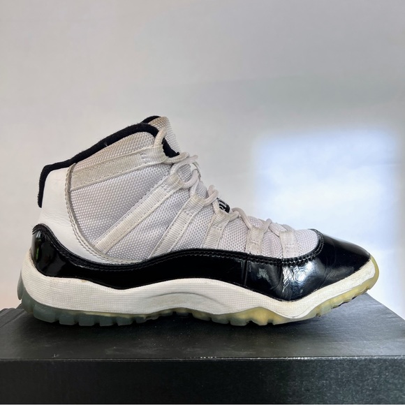 Jordan 8 Retro - Picture 7 of 9